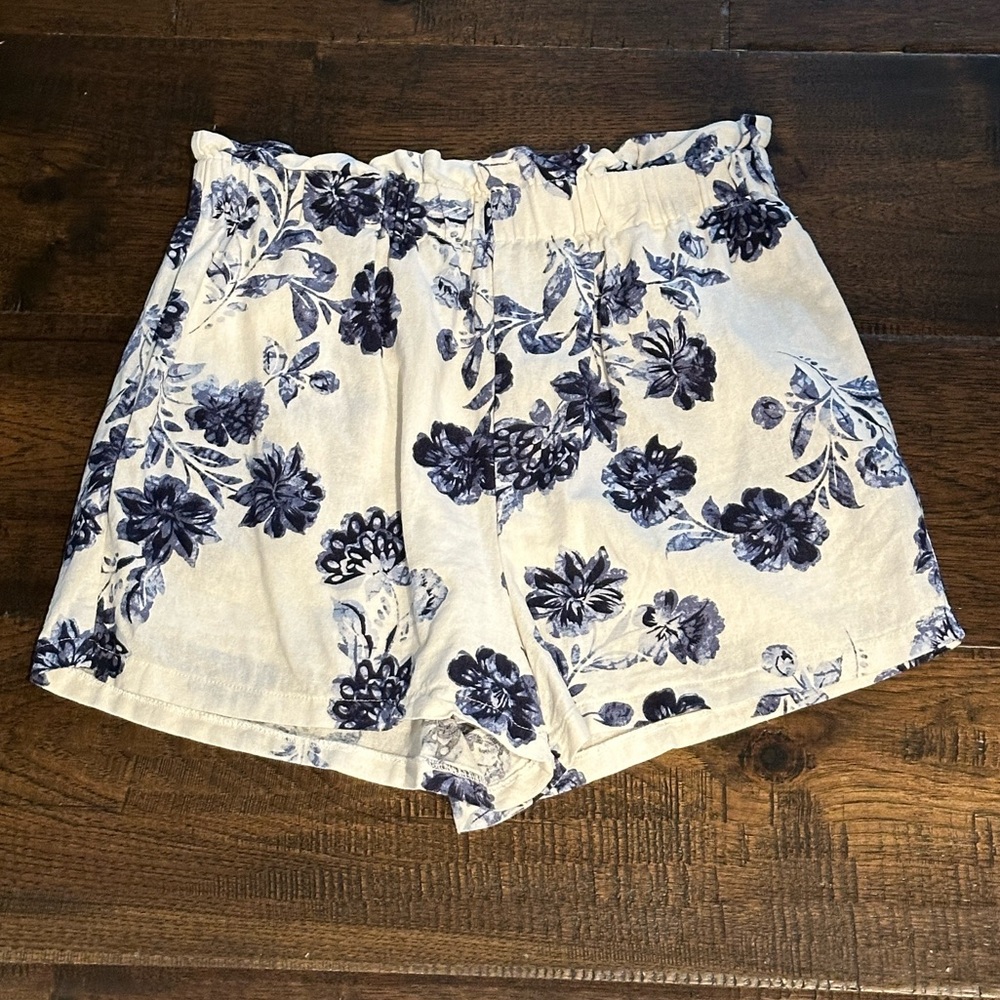 High rise floral print paper bag shorts